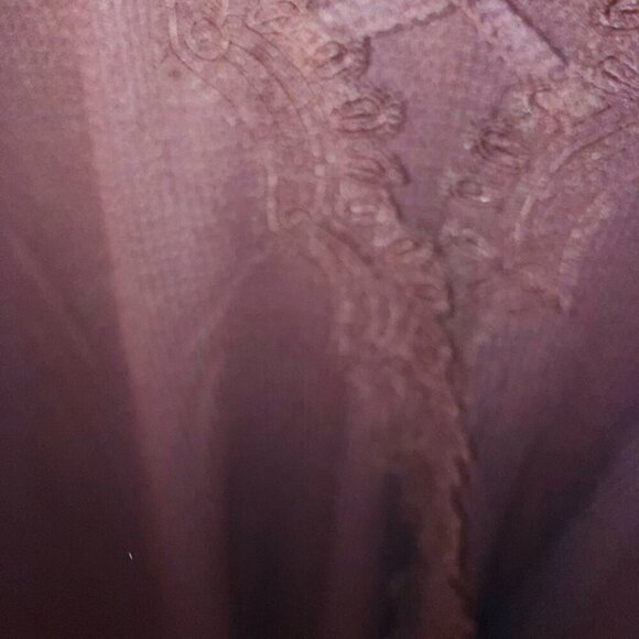 Bloomchic mauve texture wrap crocheted lace on wrap flap - Picture 2 of 3